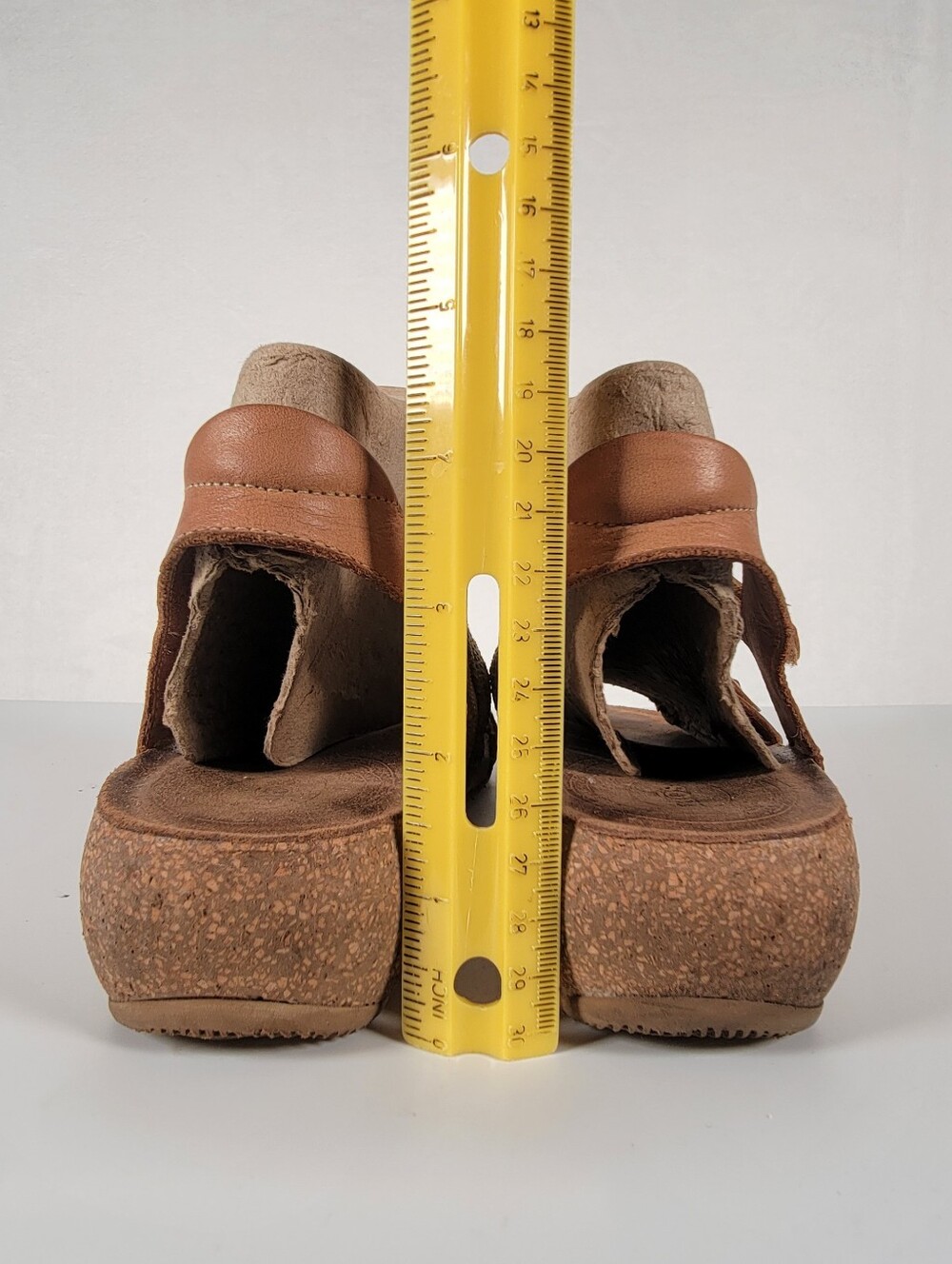 Taos Eleanor Sandal In Camel, Size 10-10.5 - Picture 12 of 14